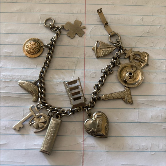 Vintage America Jewelry - Vintage America Silver Charm Bracelet